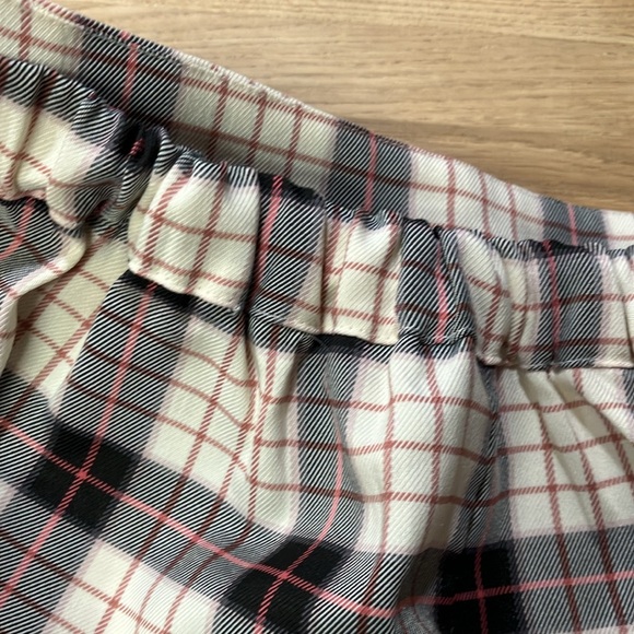 Forever 21 shorts women’s juniors plaid Pleated with Skirt in front Size:S - Picture 7 of 11